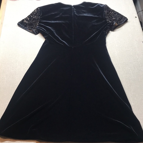 Jeffrey & Dara Evenings by Tom Barra Black Beaded Mini Dress - Picture 7 of 10